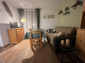 Studio cosy à Bernex avec terrasse et parking - FR-1-498-92